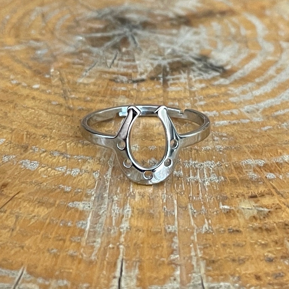 Horseshoe Adjustable Ring - Picture 3 of 3